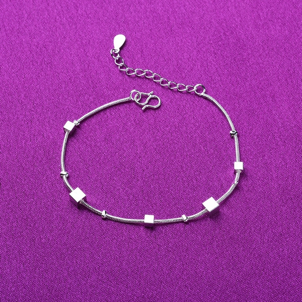 Дамски гривнички с различни мотиви