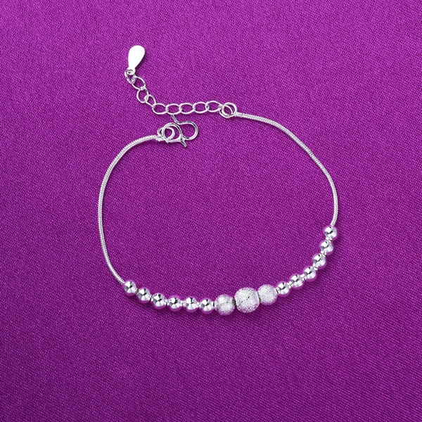 Дамски гривнички с различни мотиви