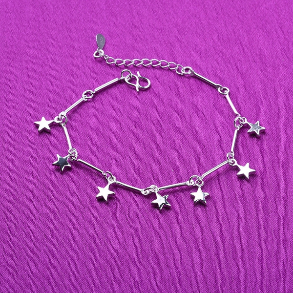 Дамски гривнички с различни мотиви