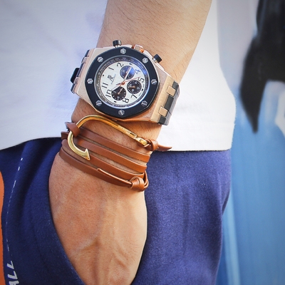 Ανδρικά δερμάτινα βραχιόλια σε ανοιχτό και σκούρο καφέ και μαύρο.