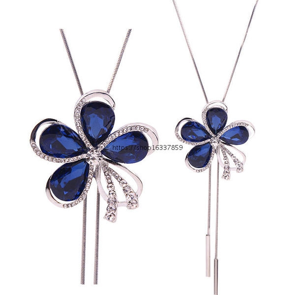 Висящи колиета за стилни дами с различни мотиви. 