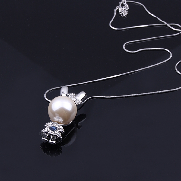 Висящи колиета за стилни дами с различни мотиви. 