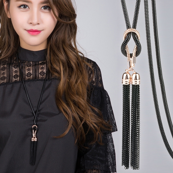 Висящи колиета за стилни дами с различни мотиви. 