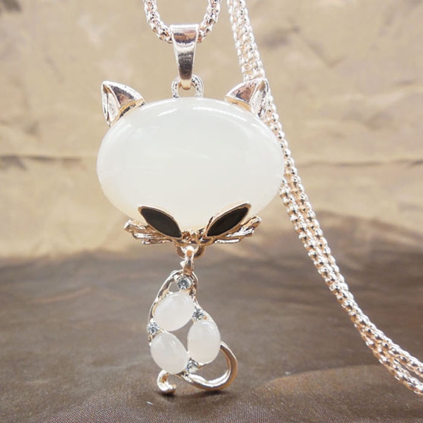 Γυναικεία περιδέραια κατάλληλα για τη καθημερινή ζωή και party σε διάφορα χρώματα.