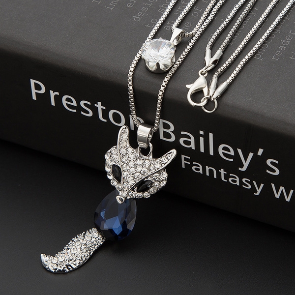 Γυναικεία περιδέραια κατάλληλα για τη καθημερινή ζωή και party σε διάφορα χρώματα.