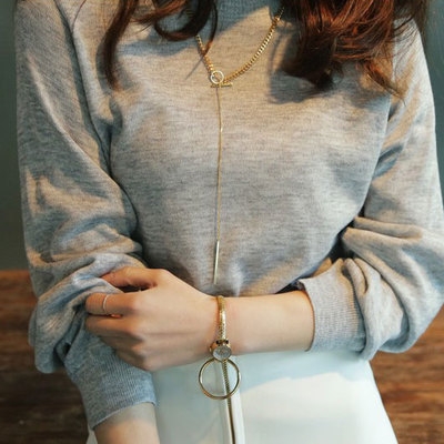 Висящи колиета за стилни дами в различни форми. 