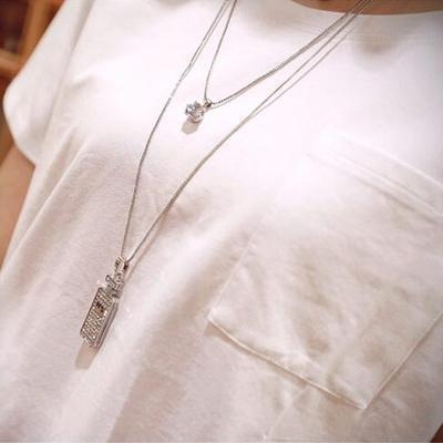 Висящи колиета за стилни дами в различни форми. 