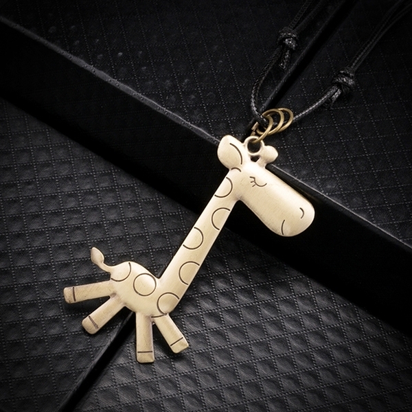 Спортно-елегантни колиета с  разнообразни видове. 