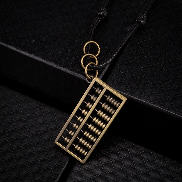 Спортно-елегантни колиета с  разнообразни видове. 