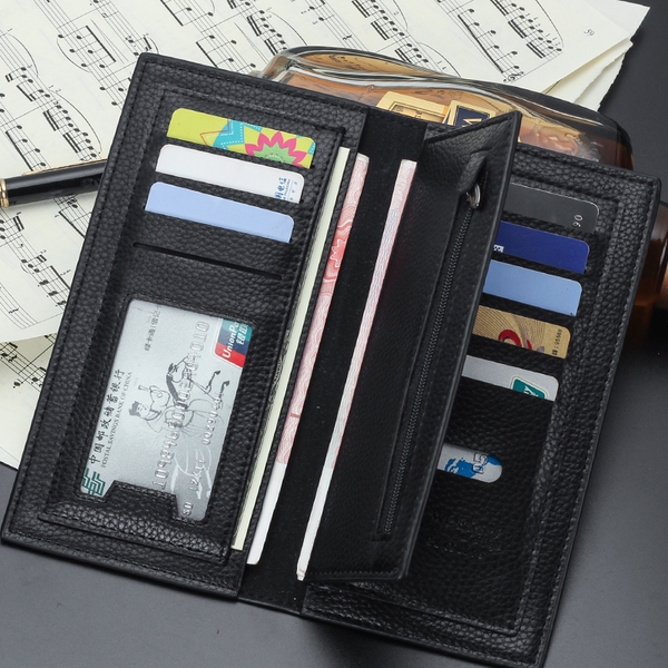 Μεγάλα ανδρικά πορτοφόλια σε μαύρο και καφέ χρώμα - κατάλληλα και για κάρτες.