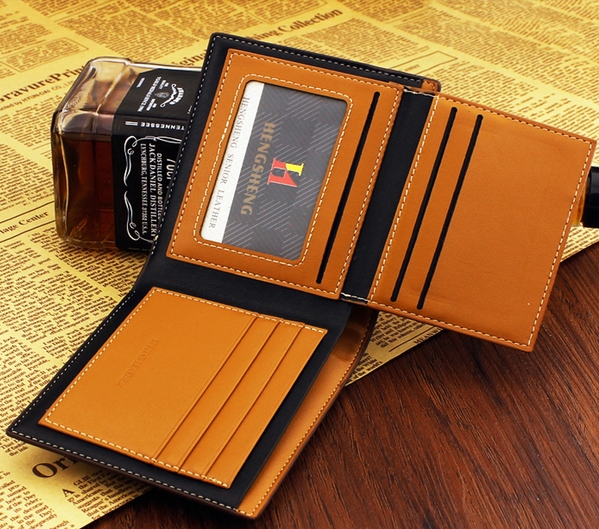 Стилни мъжки портфейли в тъмно и светло кафяв цвят. 