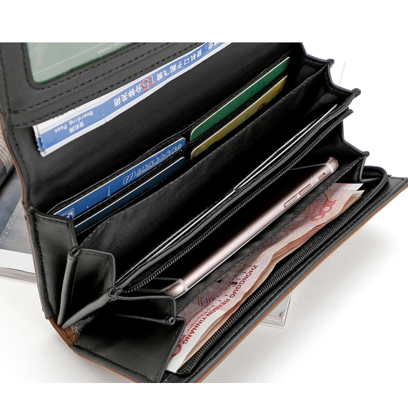 Стилни дамски портфейли в кафяв цвят с много раздели. 