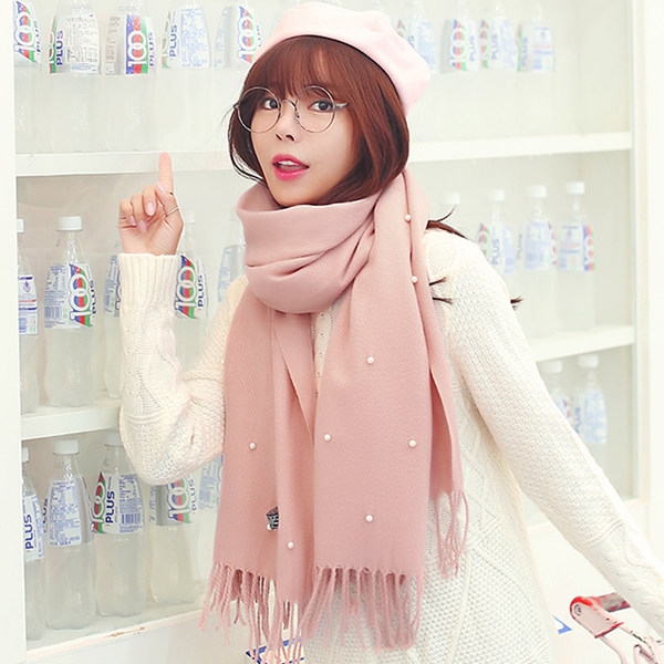 Елегантни дамски шалове с нежни перлички в много цветове. 