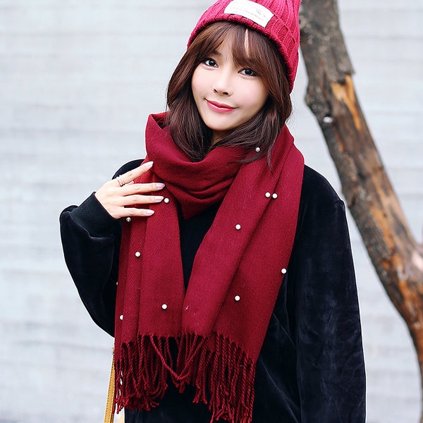 Елегантни дамски шалове с нежни перлички в много цветове. 