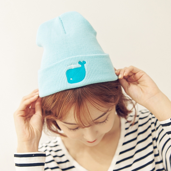 καπέλα Αθλητικά για τις γυναίκες με διαφορετικά σχέδια και χρώματα.