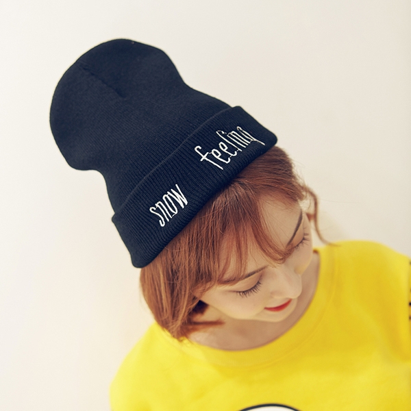 καπέλα Αθλητικά για τις γυναίκες με διαφορετικά σχέδια και χρώματα.