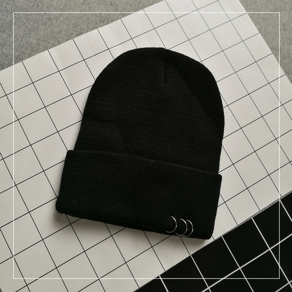 καπέλα Αθλητικά για τις γυναίκες με διαφορετικά σχέδια και χρώματα.