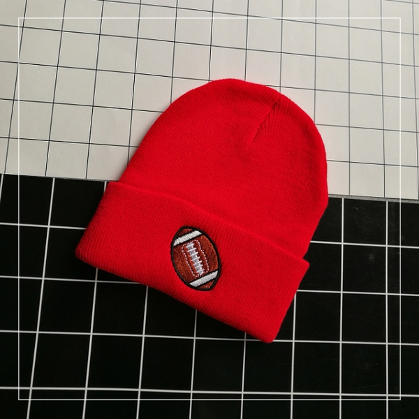 καπέλα Αθλητικά για τις γυναίκες με διαφορετικά σχέδια και χρώματα.