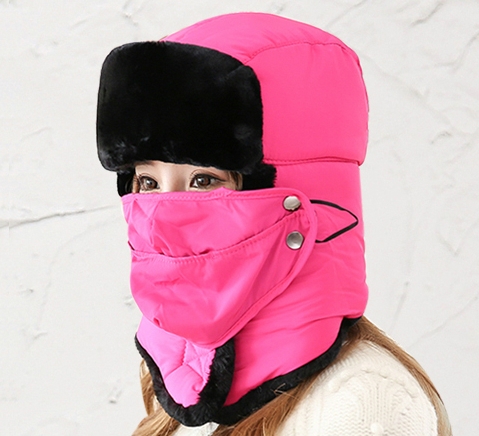 Зимна шапка за мъже и жени подходяща за ски е различни цветове. 