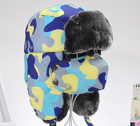 Зимна шапка за мъже и жени подходяща за ски е различни цветове. 