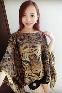 Дамска широка блуза с ресни и тигър в два цвята - сива и кафява