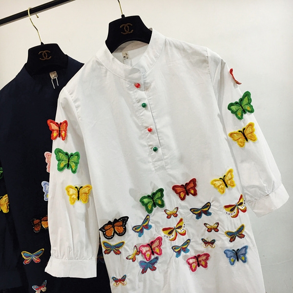 Дамска дълга риза в два цвята тип туника с шарени пеперуди