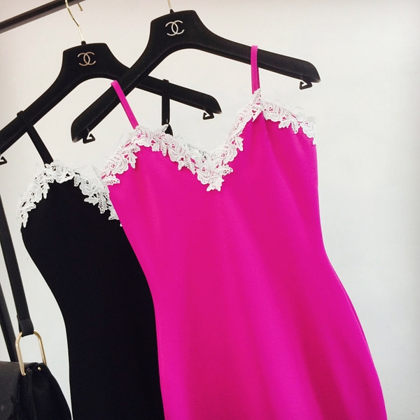 Дамска елегантна  рокля в черен и цикламен цвят с бродерия