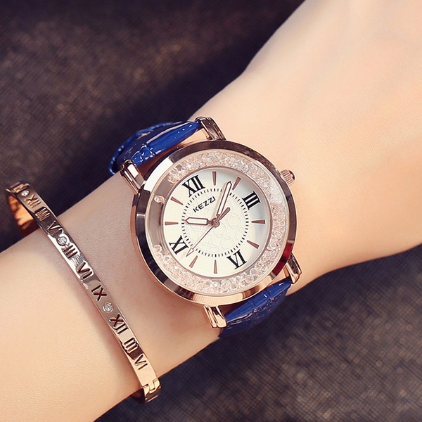 Дамски кварцов часовник с кожена каишка