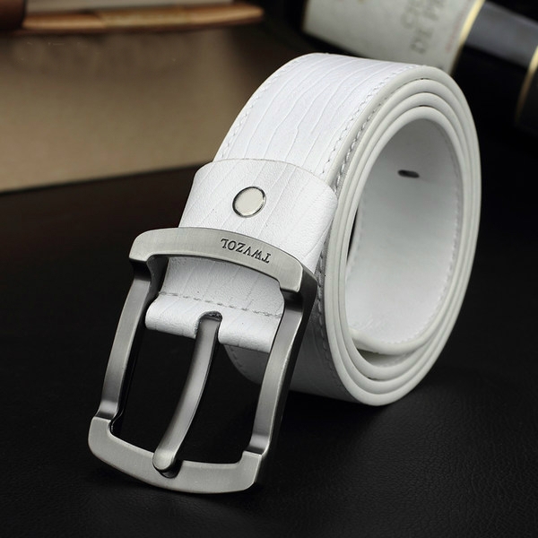 Мъжки колан в четири цвята с голяма катарама. 