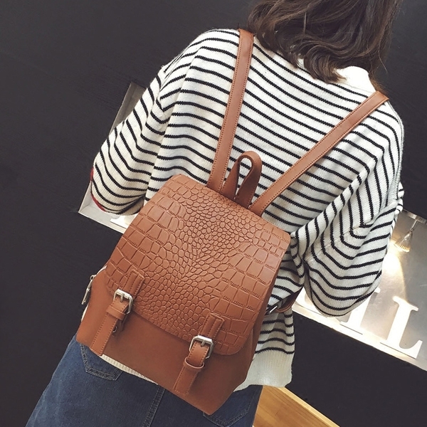 Дамска ретро раница в 4 класически цвята за през рамо