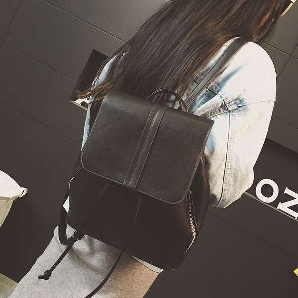 Дамска изчистена раница в четири цвята изработка от висококачествена еко кожа