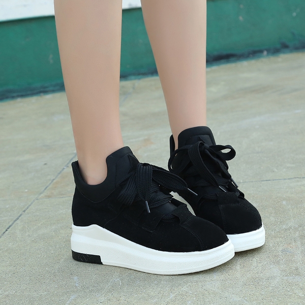 Дамски спортни велурени обувки с връзки: 3 цвята