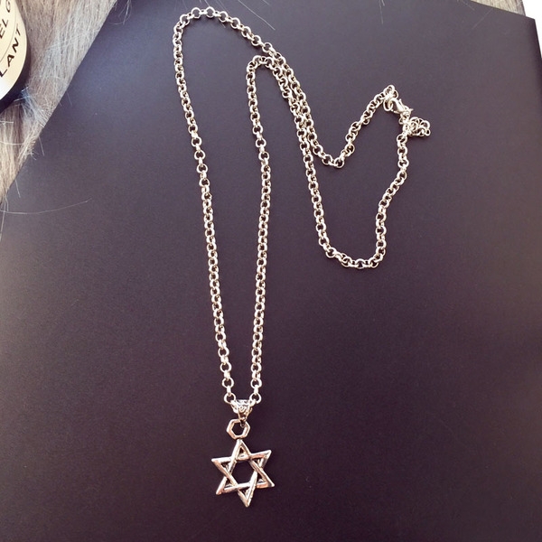 Мъжки верижки в няколко модела - стилни и елегантни