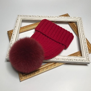 Дамски стилни шапки за жени и деца с пух, който се сваля, в тъмносин, сив, кафяв, бежов, червен и розов цвят