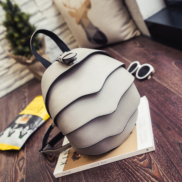 Дамска вълнообразна раница в кръгла форма 