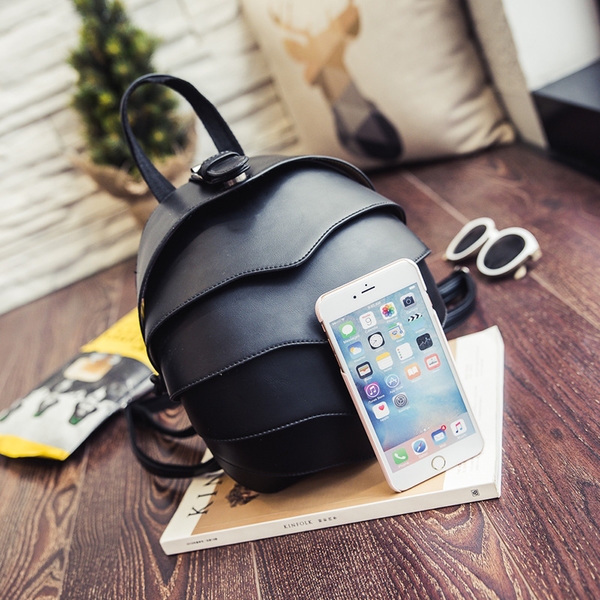 Дамска вълнообразна раница в кръгла форма 