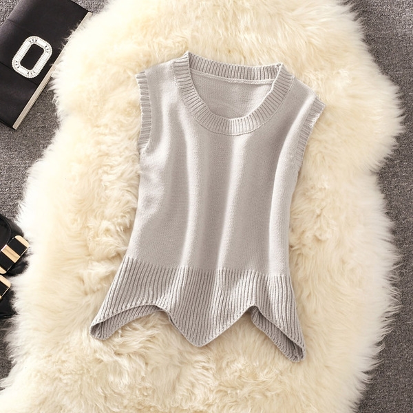 Дамска бяла риза с дълъг ръкав с цветно елече 