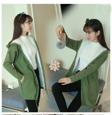 Спортно дамско палто с качулка в черен, розов, зелен и бежов цвят - широк модел