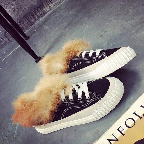 Дамски стилни кецове с пух в 3 цвята - черен, бежов и тъмнозелен