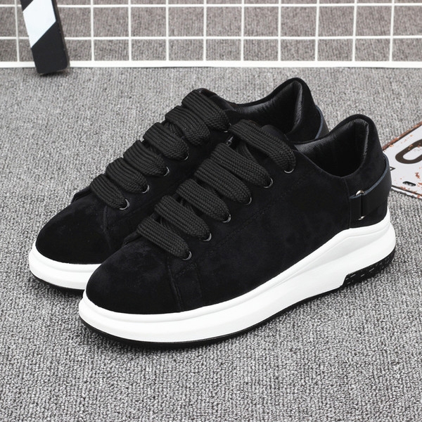 Спортно-елегантни кецове за жени с висока подметка, в черен, зелен и червен цвят