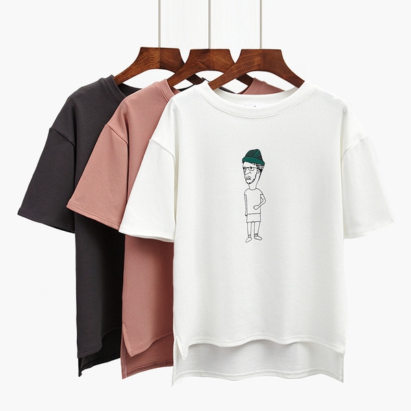 Стилни изчистени тениски с картинка в три цвята- бял, черен и розов цвят.