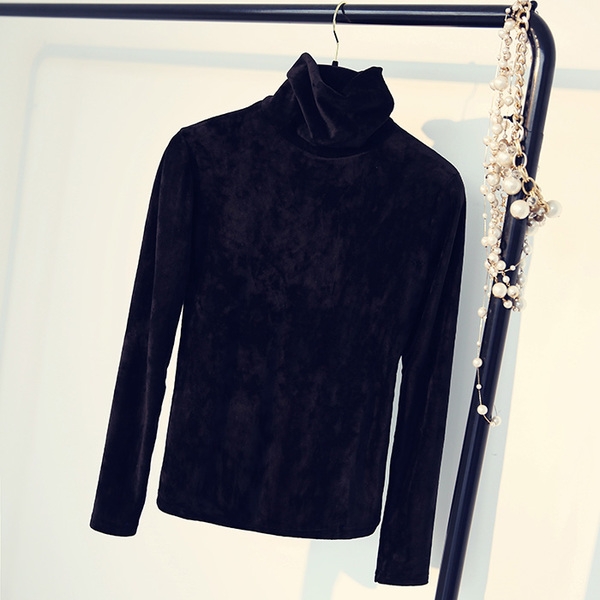 Дамски блузи с дълъг ръкав и поло - плюшена материя. 