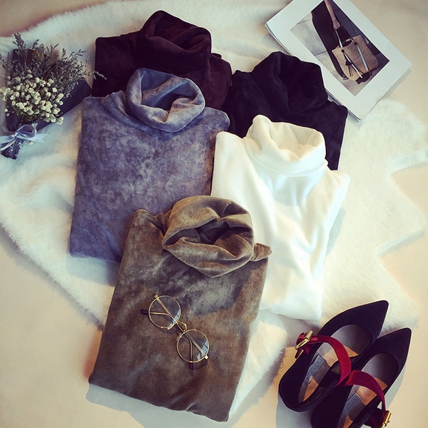 Дамски блузи с дълъг ръкав и поло - плюшена материя. 