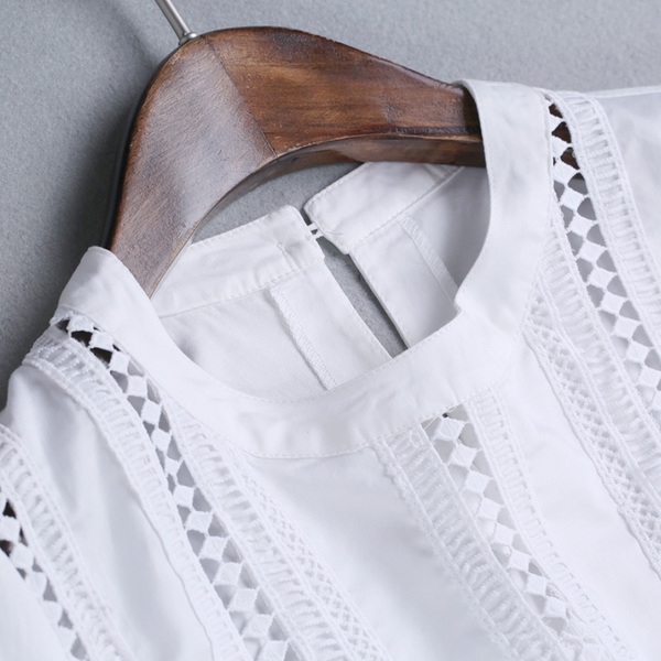 Стилна пролетна риза с дантела с О-образна яка в бял цвят