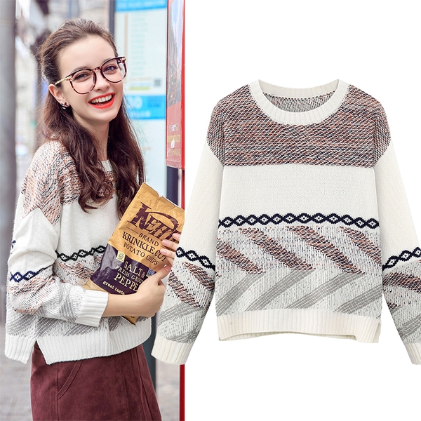 Стилен дамски дебел пуловер в бял цвят