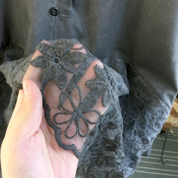 Дамска ежедневна блуза с копчета и дантела в три цвята. 