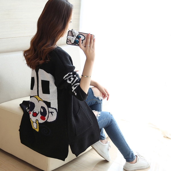 Дамска жилетка черна и тъмно синя с апликация