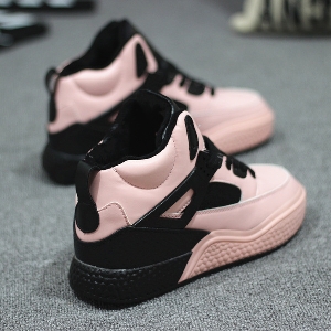 Σπορ γυναικεία παπούτσια  με παχιά σόλες σε μαύρο, λευκό και ροζ χρώμα
