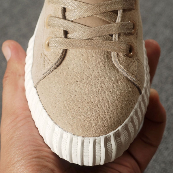 Спортни дамски кецове - изчистен модел, в бежов, черен и зелен цвят