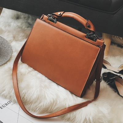 Елегантни изчистени дамски чанти в шест цвята . 